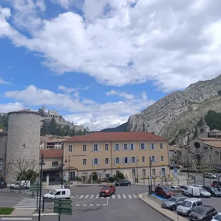 公寓 Vue D'exception Citadelle Et Rocher De La Baume *